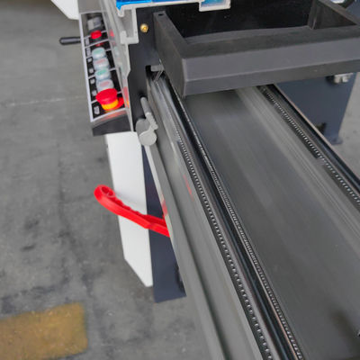 1600mm 2800mm 3200mm Holzschneidesaug für Schranktüren Einzelhandel MJ6132 Schiebetischsäge