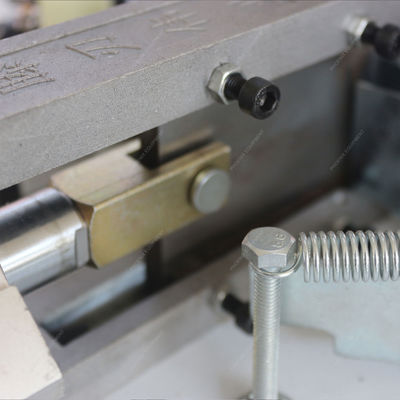 Arbeitsweise Vollautomatische Randbandmaschine für Klapparmkurve