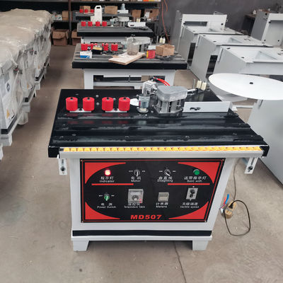 PVC-Kantenbandmaschine zur Möbelherstellung 2 kW Leistung und 1600 W Heizleistung