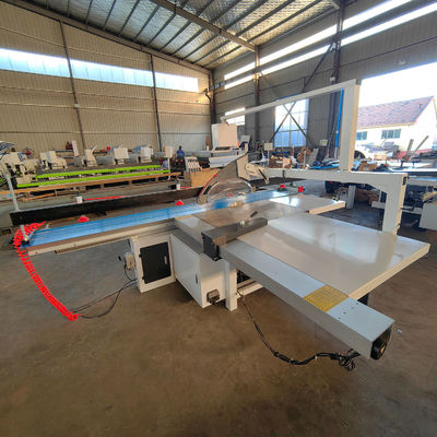 8000r/min Schnittgeschwindigkeit CNC-6132 Doppelblätter Schiebetischsäge für Bauarbeiten