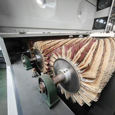 Maschine zum Polieren von Möbeln aus Massivholz mit einem Arbeitsluftdruck von 0,6mpa