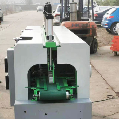 Fortgeschrittene automatische vierseitige Schleifmaschine aus Holzblock mit Doppeldruckwalze