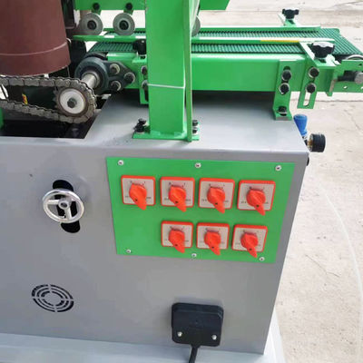Fortgeschrittene automatische vierseitige Schleifmaschine aus Holzblock mit Doppeldruckwalze