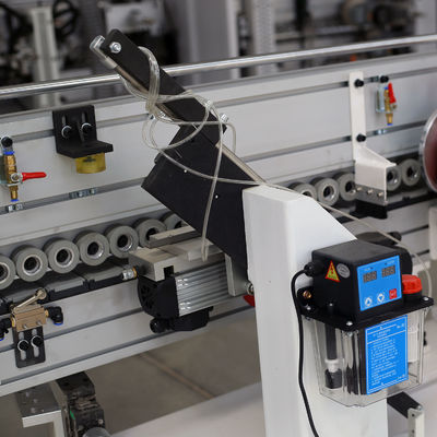 5 kW Halb-J-Rohfräsen-Automatische Randbandmaschine für die Schranktürproduktion