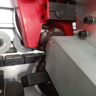 60 mm Min Werkstückbreite Holzbearbeitung Randbandmaschine für die Sperrholzproduktion