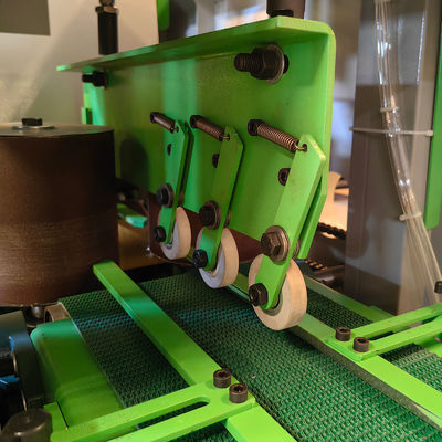 350 mm Mindestlänge Holzquadratbrett Vierseitige Poliermaschine für automatische Beschichtung