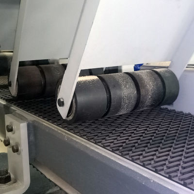 MJ400 Automatische Horizontale Bandsäge für Quadratholzschneiden 380mm Förderbandbreite