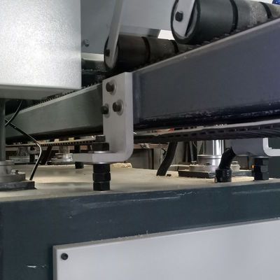 MJ400 Automatische Horizontale Bandsäge für Quadratholzschneiden 380mm Förderbandbreite