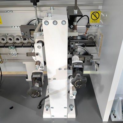 Min.80mm Panellbreite Holzbearbeitung Automatische Randbandmaschine mit Vorfräsen PM50F