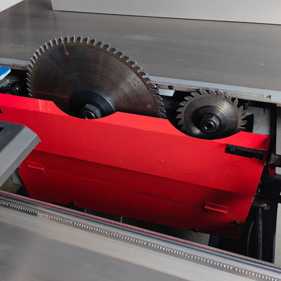 Automatische horizontale Holzschneidemaschine mit mehrfunktionalem Schiebetisch