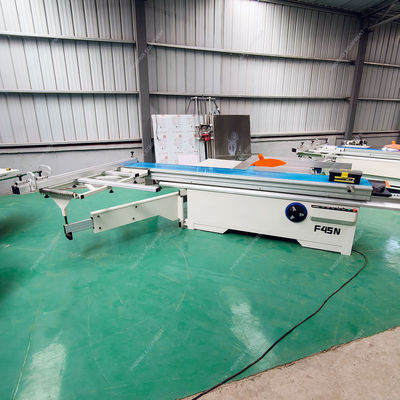 3200*425mm Schiebetisch Länge * Breite F45N Holzbearbeitung CNC Präzisionssäge 45 Grad