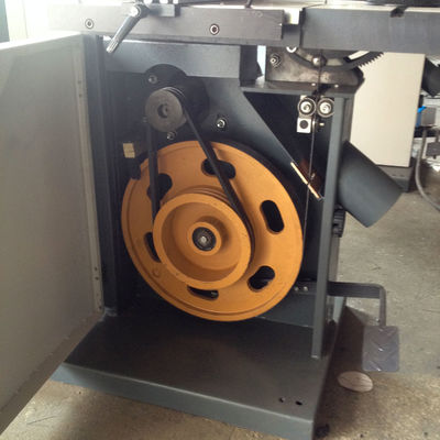 Holzschneidemaschine mit Anpassung 380V220V Spannung und Unterstützung