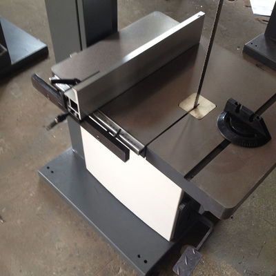 Holzschneidemaschine mit Anpassung 380V220V Spannung und Unterstützung