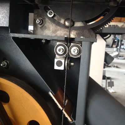 990*760*1800mm Holzbearbeitung Vertikalbandsäge für Maschinenreparaturwerkstätten MJ345E