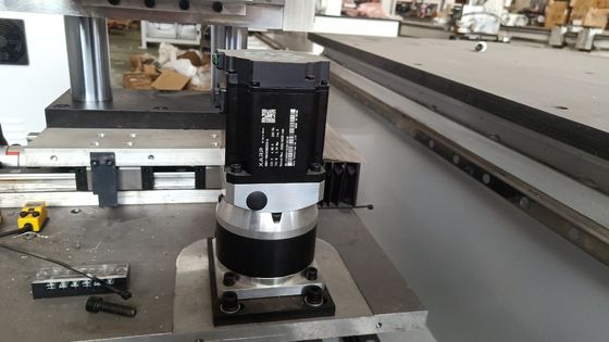 Weiterentwickelte CNC-Türschloss-Lochbohrmaschine mit 750 Watt Servomotor x3