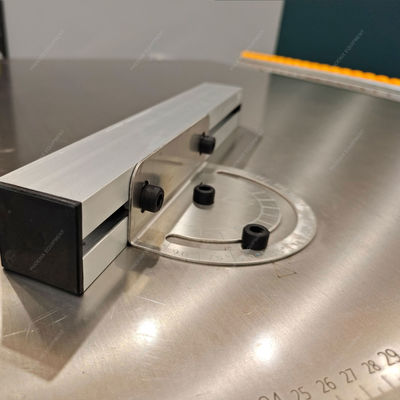 High-Precision Schiebetisch Säge Sperrholz Schneidemaschine mit PDMJ16 Mini-Panel Säge Motor