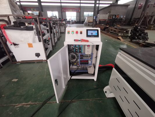 Maschine zur Bohrung von Holzlöchern mit automatischem CNC-Bohrwerk