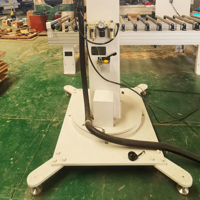 Mechanischer Arm Der Schlüssel zur erfolgreichen Materialbearbeitung bei der Verarbeitung von Holztürplatten