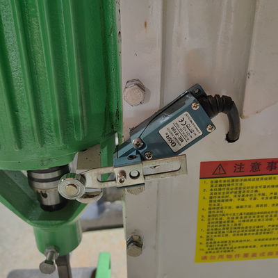 Höchstgröße der Schleuderei 110 mm vertikales Loch Holz Quadratbohrmaschine für Möbel