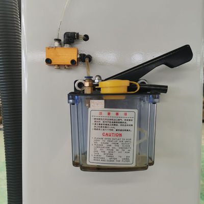 Leicht zu bedienende Holzverarbeitungsmaterialbehandlungsausrüstung mit 750W rotierendem Servomotor