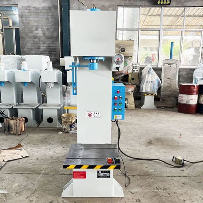 Startseite Anwendungen Y41-30T CNC-Präzisions-Kleine vertikale Hydraulikpresse mit 4 kW Leistung