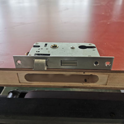 Holzbearbeitungsmaschinen CNC-Doppelseitige Türschloss-Scharniermaschine mit 26,44 kW Leistung