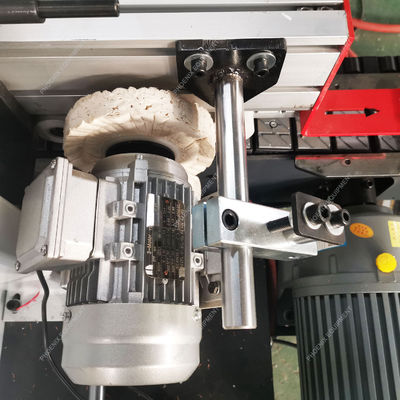 Automatische Möbelrandbandmaschine für die industrielle Herstellung von Kunstplatten