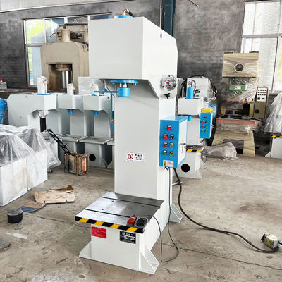 Kleine Brechmaschine mit 25 MPa Max. Hydraulischem Druck und 200 mm Kehltiefe