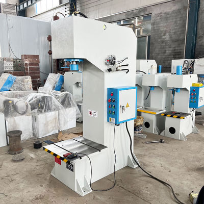 Kleine Brechmaschine mit 25 MPa Max. Hydraulischem Druck und 200 mm Kehltiefe