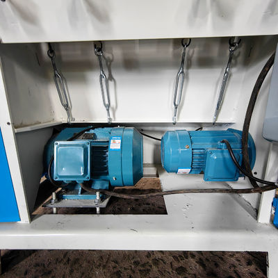 5.5kW Leistung 4 Gürtel Holzbearbeitung Rundholzstangen Sandmaschine Polierer Sandmaschine