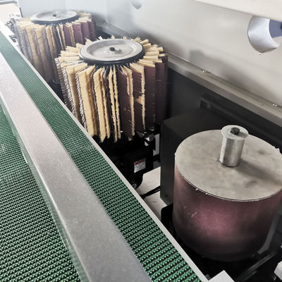 Automatische Poliermaschine für Holzplatten und Türen