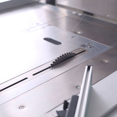 Precision Automatic Sliding Mitre Saw für Sperrholzplatten in Fertigungsanlagen