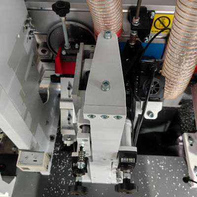Randbandmaschine für Holztürschrank Breite Min. 80 mm und automatische Funktion