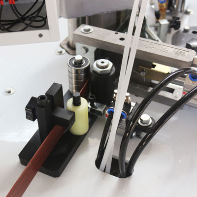 Vollautomatische automatische Holzplattenbandmaschine mit 10,8 m/min Panel-Zuführgeschwindigkeit