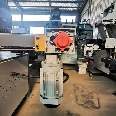 Hochgeschwindigkeits-automatische Tischsäge Holzschneideband Sägemaschine mit 710mm Säge Rad Durchmesser