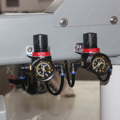 Vollautomatische Bandmaschine mit 12 m/min Geschwindigkeit und flexiblem Klapparm