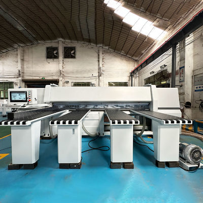6300x7500x1900mm CNC-Holzschneidemaschine für Möbelschränke zur Herstellung elektronischer Sägen