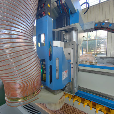 PK2040 ATC CNC-Holzschnitzmaschine mit 12 Werkzeugen