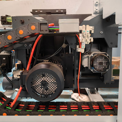 Spezialisierte Spannung Vollautomatische CNC-Computersäge für Schwergeschwindigkeits-Holzschneiden