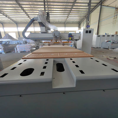 PK1325 ATC Voll automatischer Werkzeugwechsel Holzrouter 3-Achsen-CNC-Router für Holzmöbel