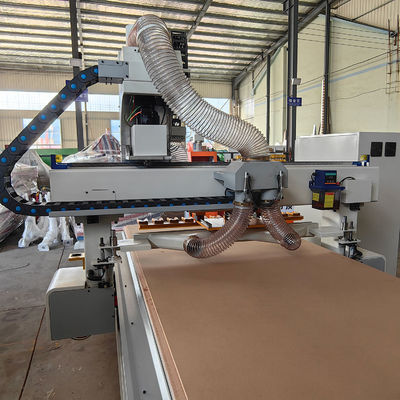 PK1325 ATC Voll automatischer Werkzeugwechsel Holzrouter 3-Achsen-CNC-Router für Holzmöbel