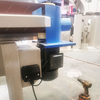 1200 mm Arbeitsbreite Multifunktionsmaschine zum Schleifen von Massivholz mit variabler Geschwindigkeit