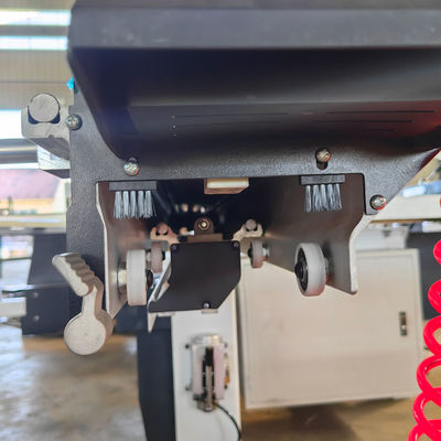Weiterentwickelte Holzbearbeitungsmaschinen CNC-Panelsäge mit automatischem Zaun und Schiebetisch