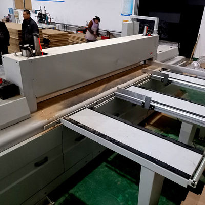Holzpalettenspaltmaschine Kdt Horizontale Plattensäge CNC für Kundenanforderungen