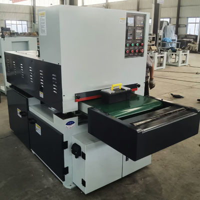 Doppelseitige Holzplattenmaschine mit 630 mm Plattenwalzdurchmesser und 11kw*2 Leistung