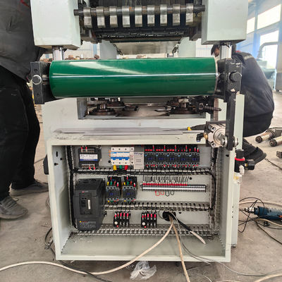 Doppelseitige Holzplattenmaschine mit 630 mm Plattenwalzdurchmesser und 11kw*2 Leistung