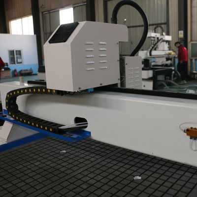 PM1325 CNC-Schnitzmaschine für Holzbearbeitung und Werbung mit 0,02 mm Positionsgenauigkeit