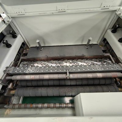 Präzisionsplanung mit 1000 mm Industrieholzdickenplaner und Helical Cutter
