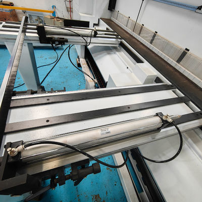 3800 KG MJ6230B CNC Horizontale automatische Holzbearbeitung Balkensäge zum Schneiden von Holzplatten