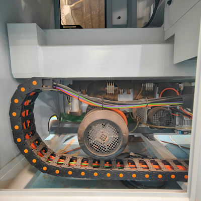 Schnittmaschine für Holzplatten mit manueller Positionierung mit Luftdruck von 0,6-0,7 MPa